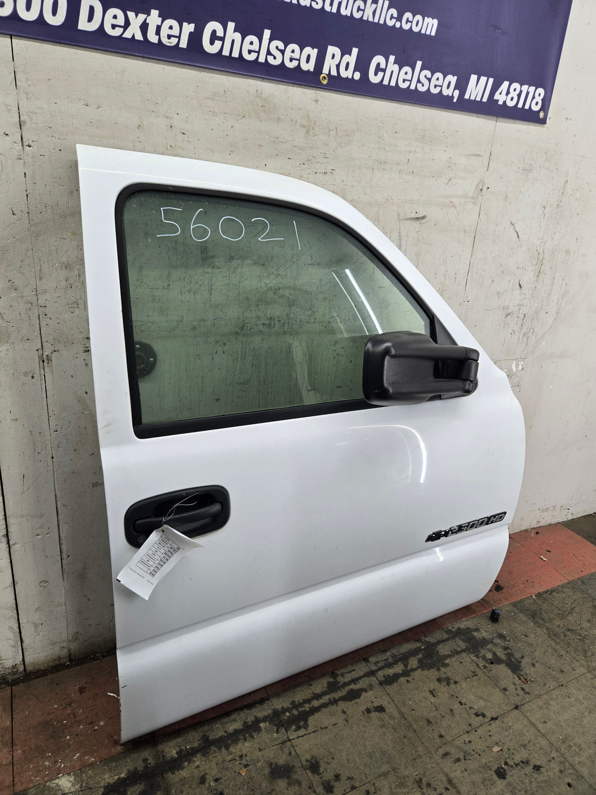 1999-2006 Chevrolet Silverado / GMC Sierra 1500 2500 3500 HD Front Passenger side Door RH