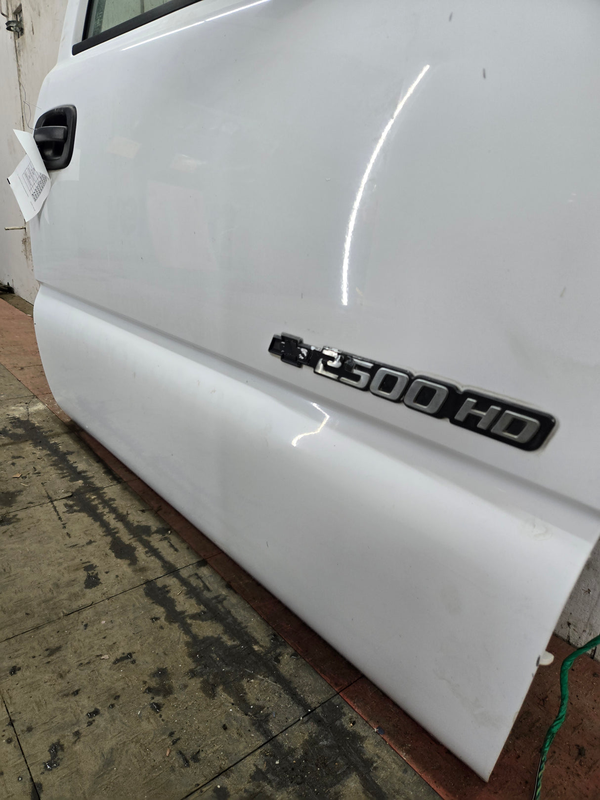 1999-2006 Chevrolet Silverado / GMC Sierra 1500 2500 3500 HD Front Passenger side Door RH