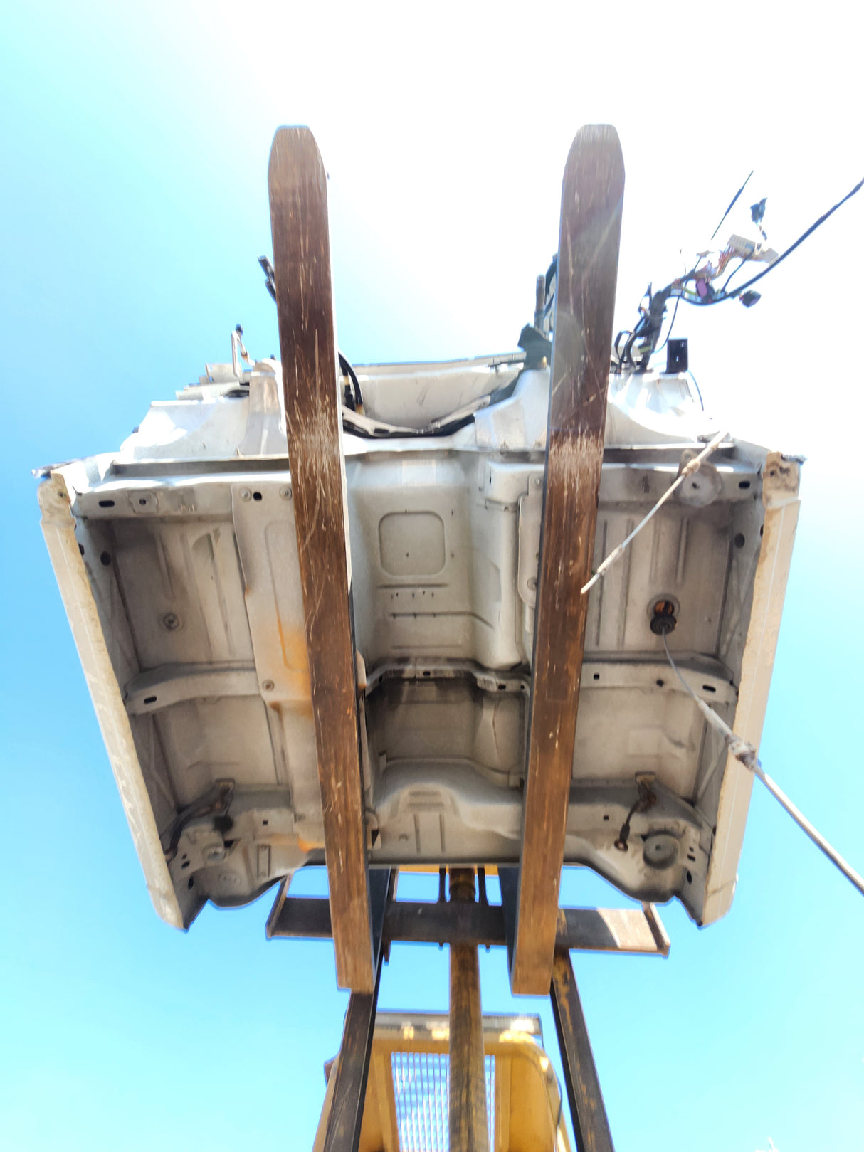 1999-2007 Chevrolet Silverado / GMC Sierra 1500 2500 HD 3500HD Regular Cab Body - Summit white