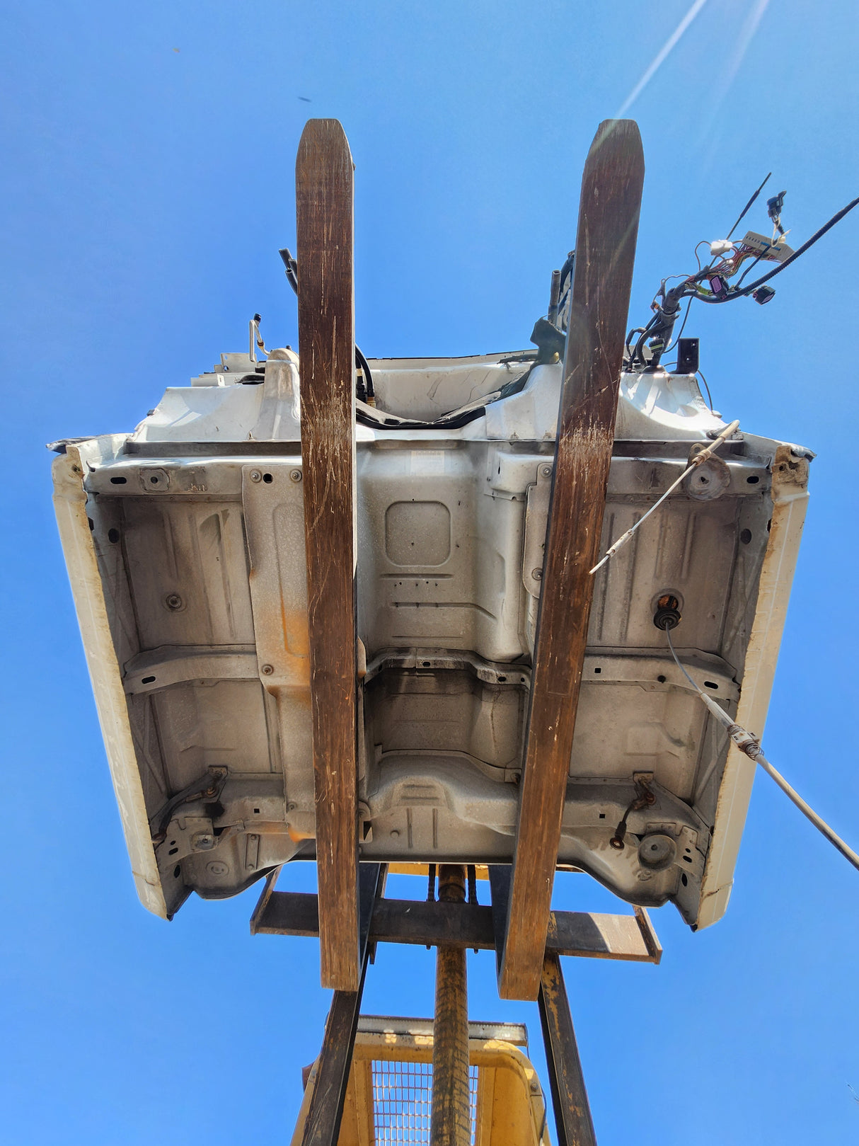 1999-2007 Chevrolet Silverado / GMC Sierra 1500 2500 HD 3500HD Regular Cab Body - Summit white