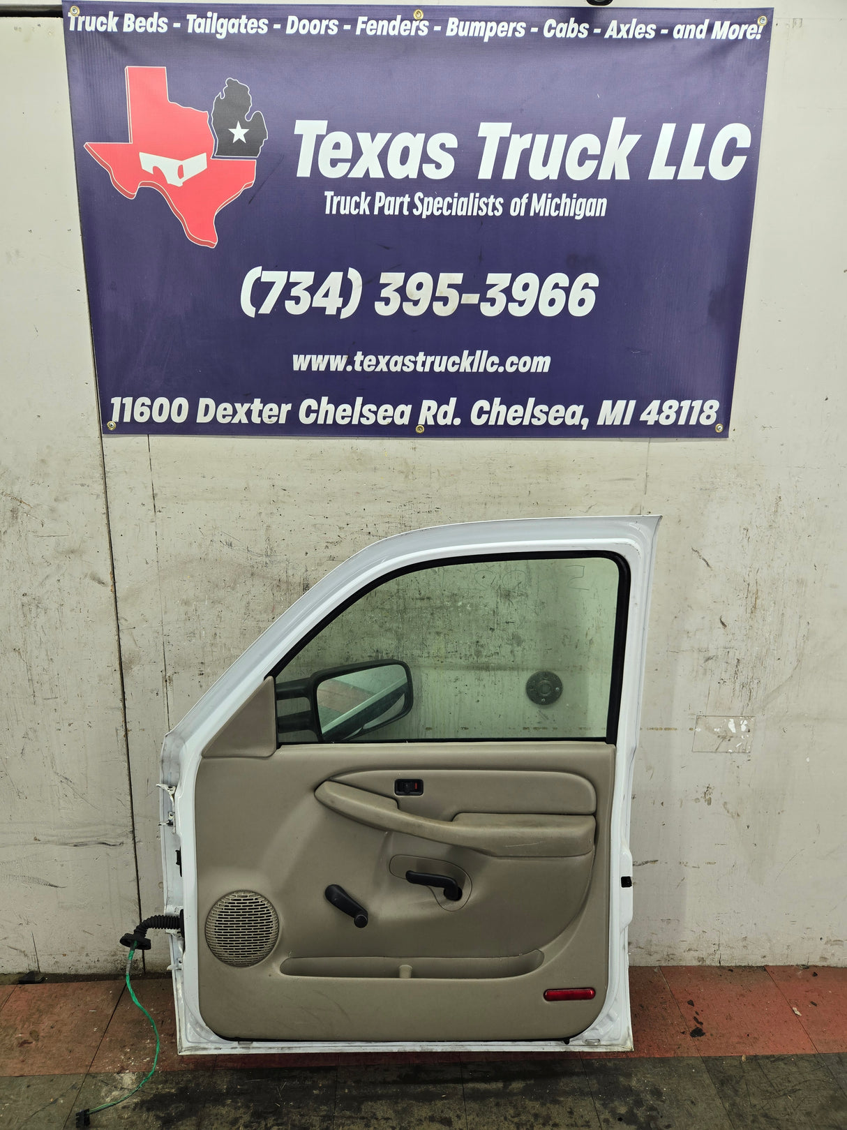 1999-2006 Chevrolet Silverado / GMC Sierra 1500 2500 3500 HD Front Passenger side Door RH