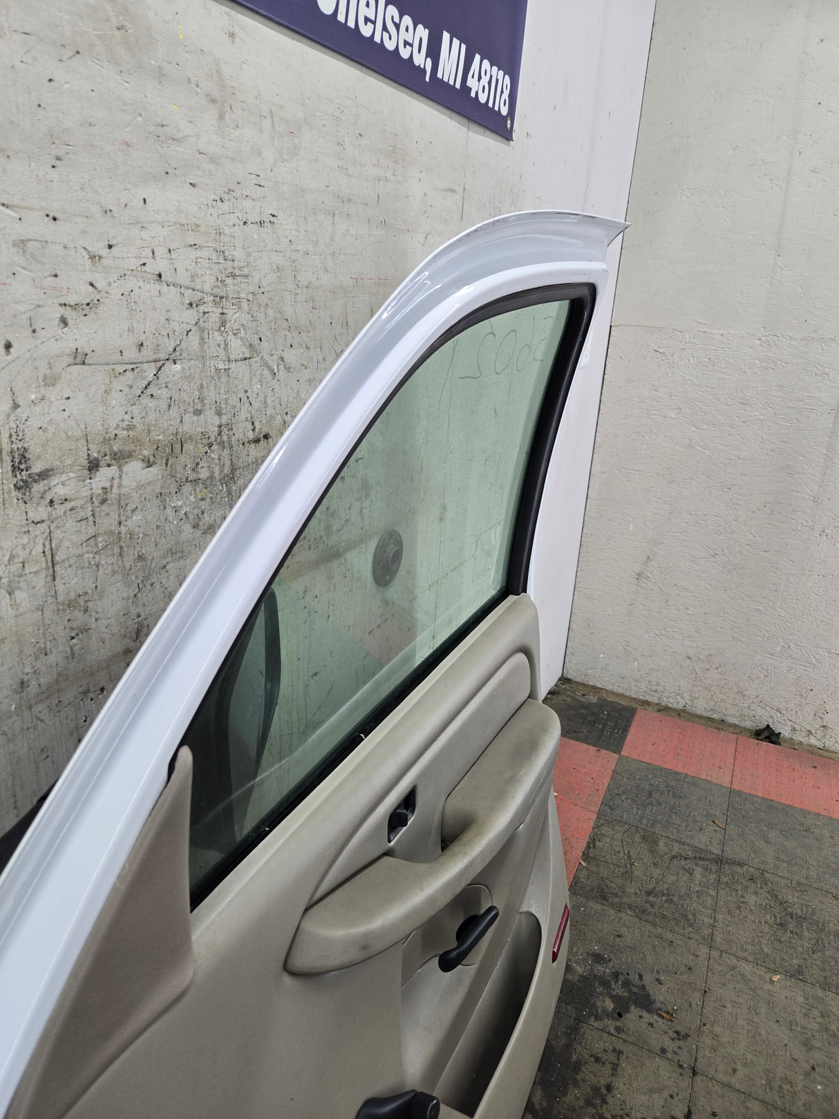 1999-2006 Chevrolet Silverado / GMC Sierra 1500 2500 3500 HD Front Passenger side Door RH