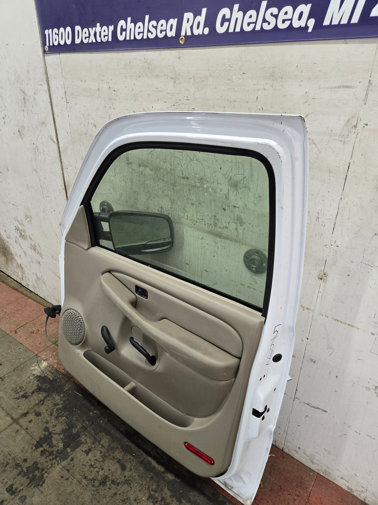 1999-2006 Chevrolet Silverado / GMC Sierra 1500 2500 3500 HD Front Passenger side Door RH