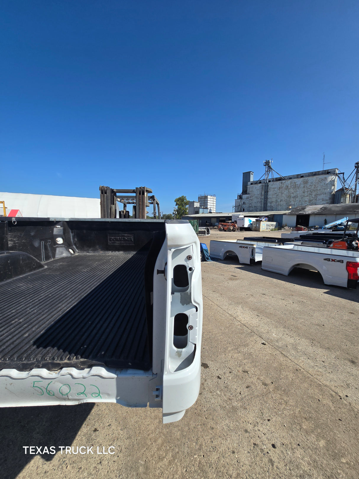 2019-2025 Chevrolet Silverado 1500 8' Long Truck Bed - White