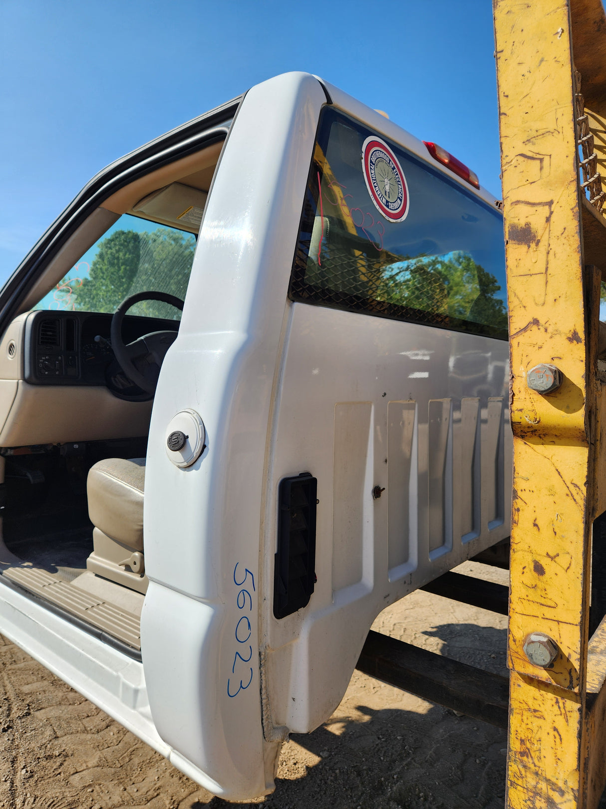 1999-2007 Chevrolet Silverado / GMC Sierra 1500 2500 HD 3500HD Regular Cab Body - Summit white