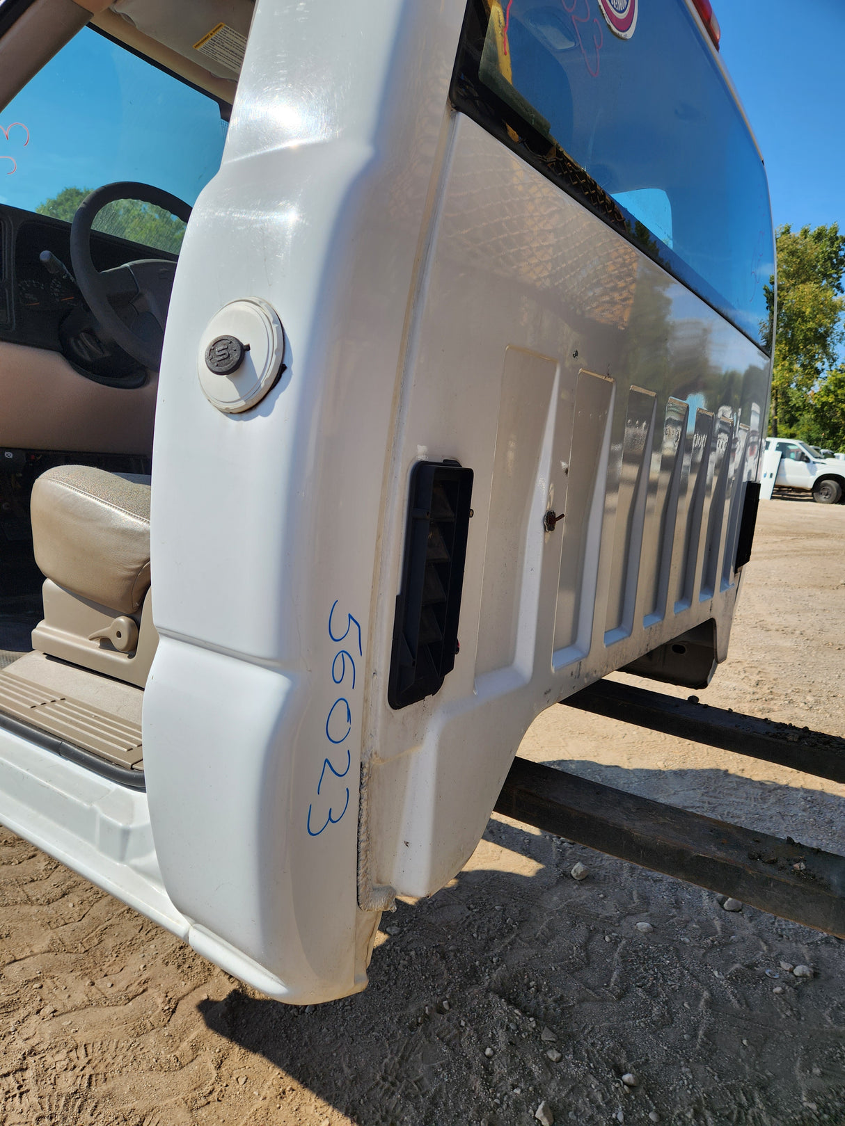 1999-2007 Chevrolet Silverado / GMC Sierra 1500 2500 HD 3500HD Regular Cab Body - Summit white
