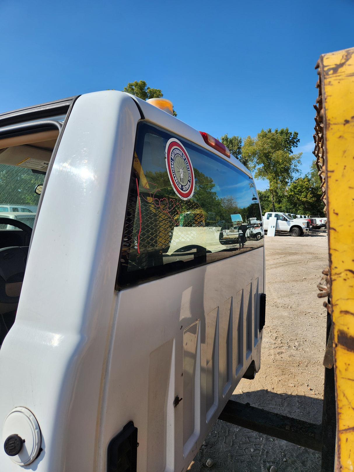 1999-2007 Chevrolet Silverado / GMC Sierra 1500 2500 HD 3500HD Regular Cab Body - Summit white