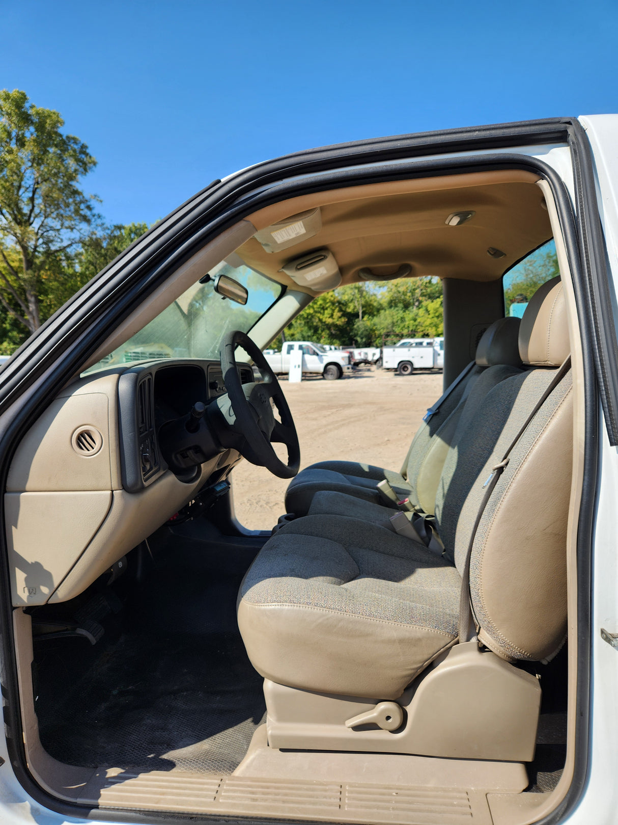 1999-2007 Chevrolet Silverado / GMC Sierra 1500 2500 HD 3500HD Regular Cab Body - Summit white