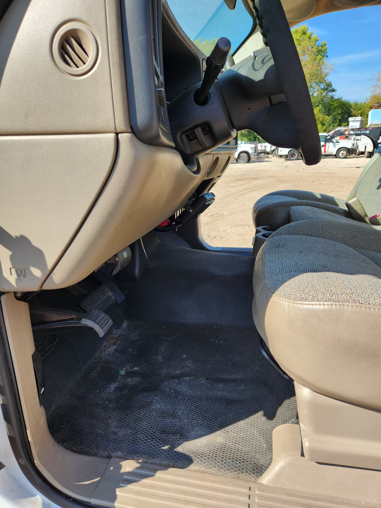 1999-2007 Chevrolet Silverado / GMC Sierra 1500 2500 HD 3500HD Regular Cab Body - Summit white