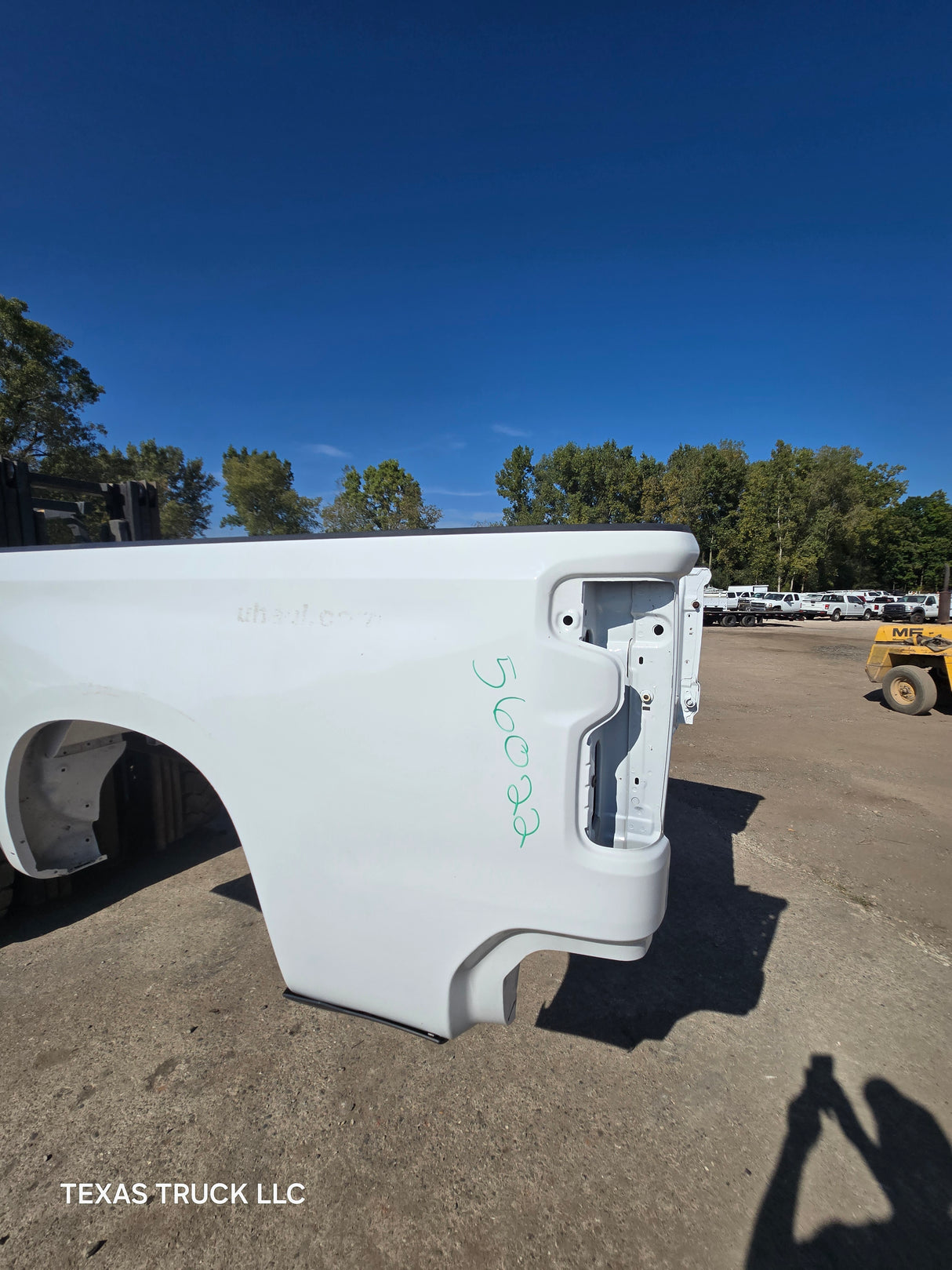 2019-2025 Chevrolet Silverado 1500 8' Long Truck Bed - White