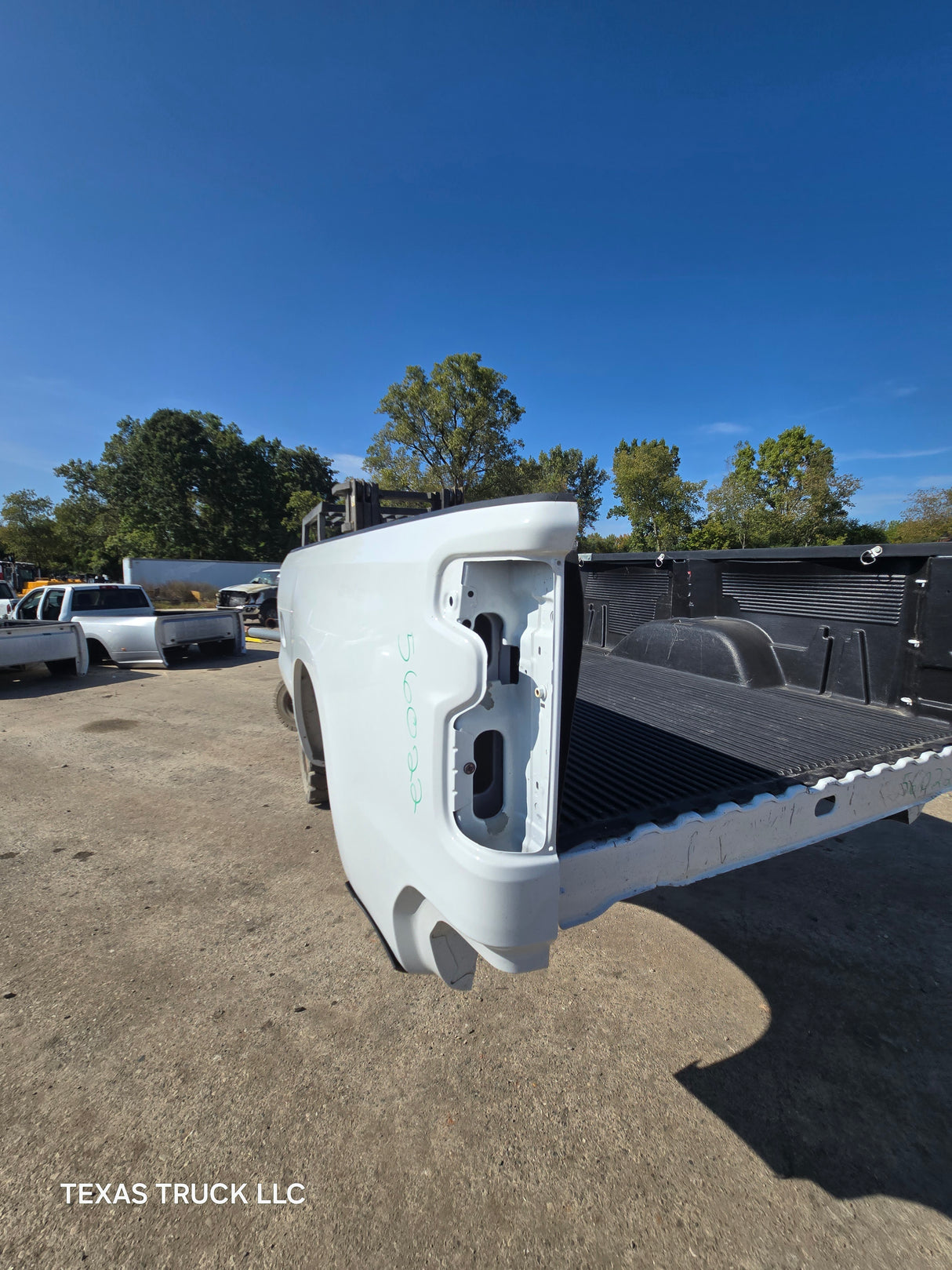 2019-2025 Chevrolet Silverado 1500 8' Long Truck Bed - White