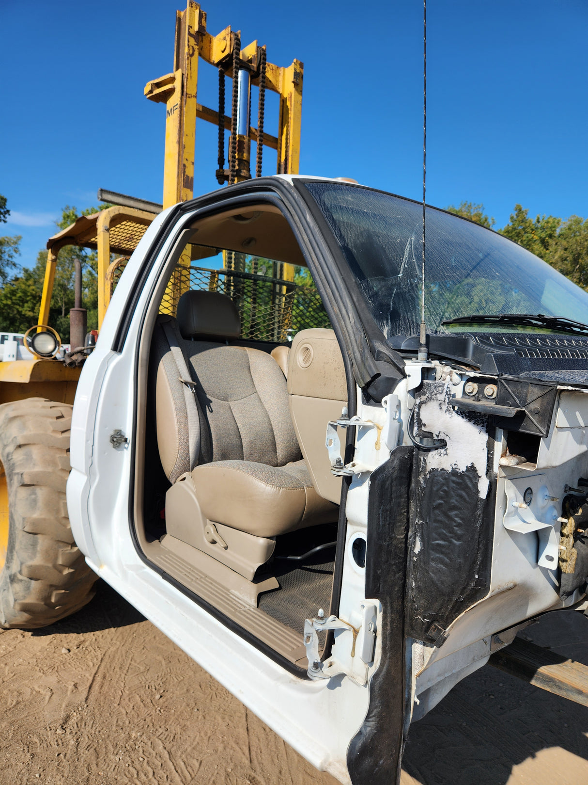 1999-2007 Chevrolet Silverado / GMC Sierra 1500 2500 HD 3500HD Regular Cab Body - Summit white