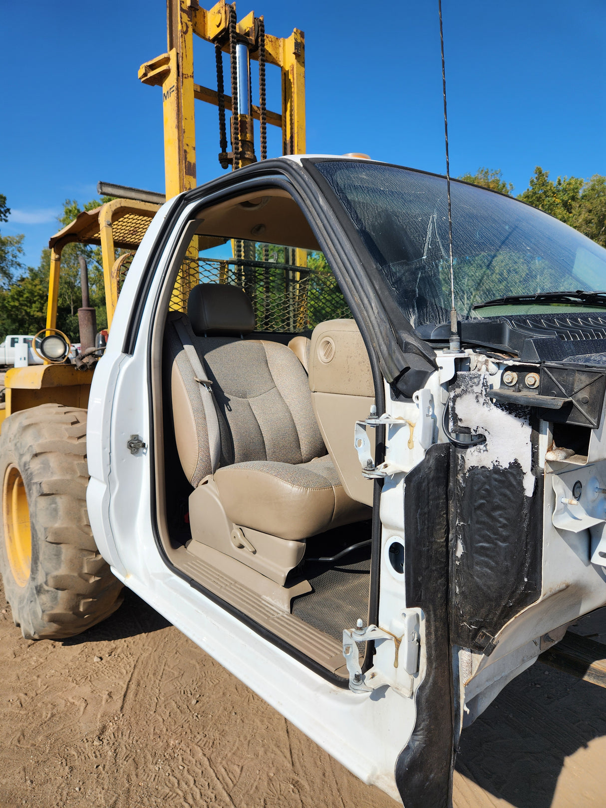 1999-2007 Chevrolet Silverado / GMC Sierra 1500 2500 HD 3500HD Regular Cab Body - Summit white