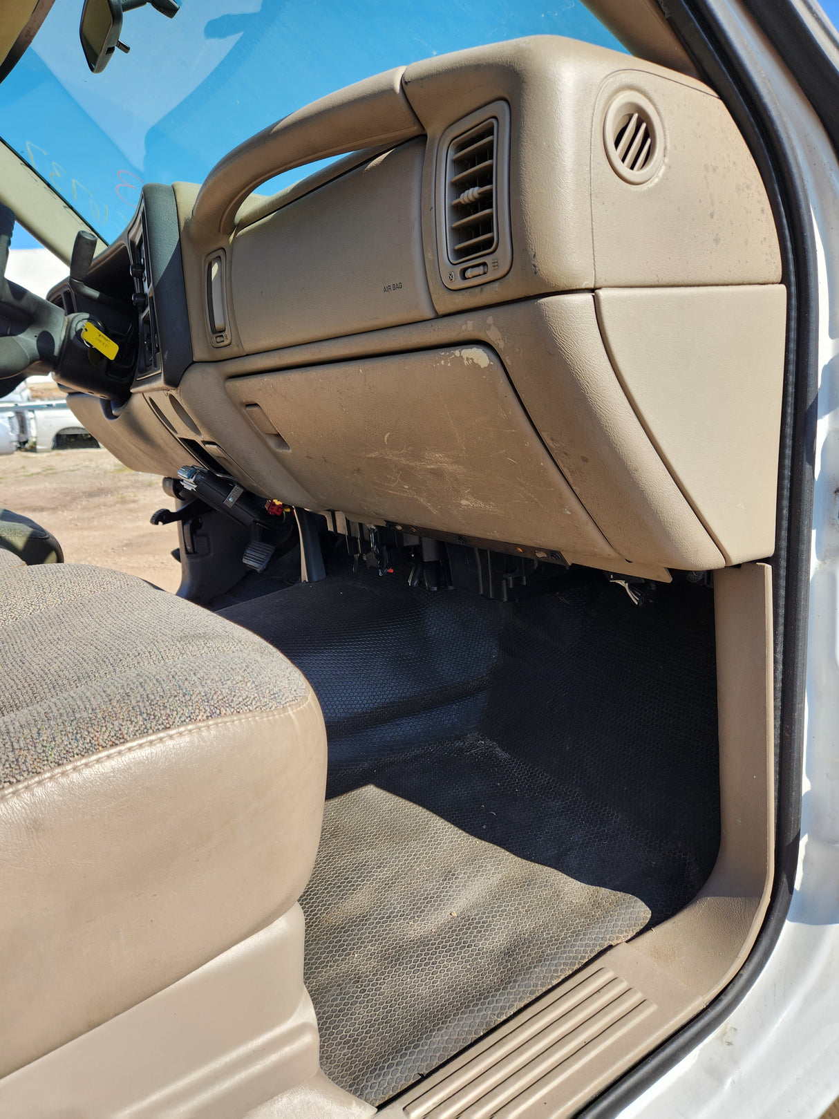 1999-2007 Chevrolet Silverado / GMC Sierra 1500 2500 HD 3500HD Regular Cab Body - Summit white