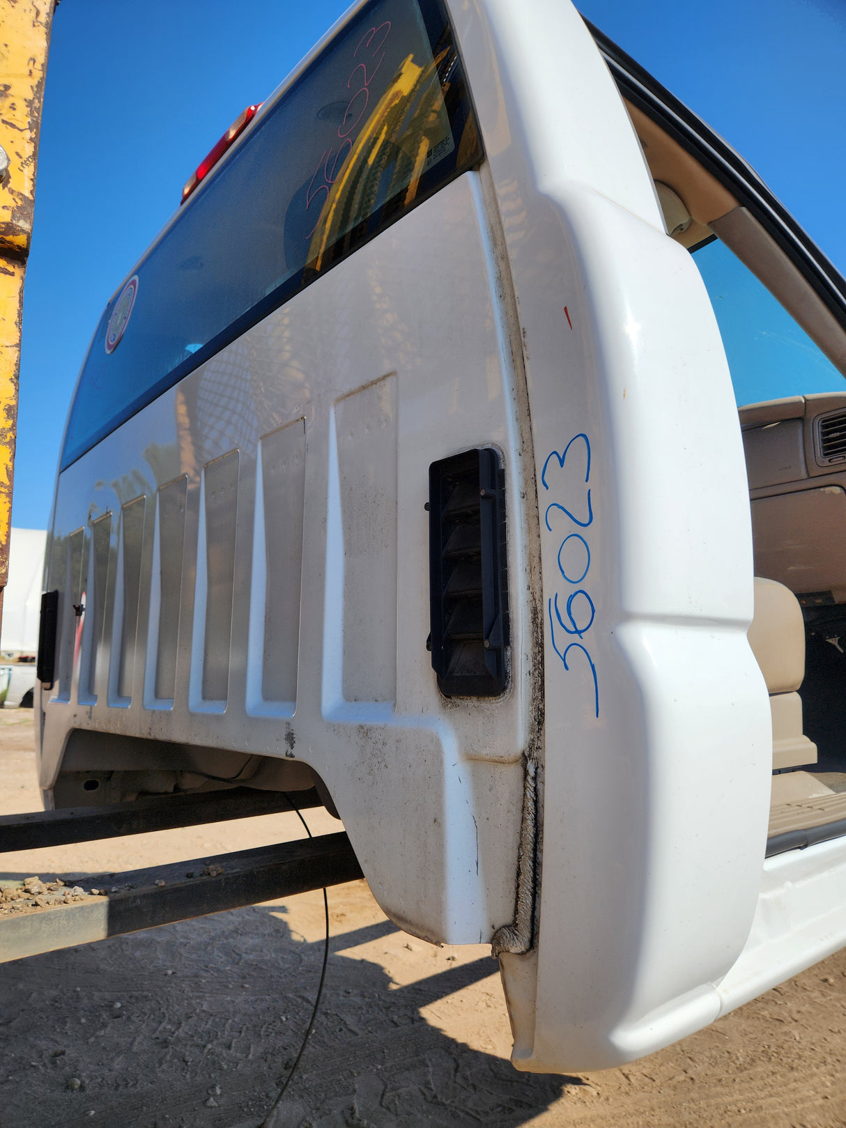 1999-2007 Chevrolet Silverado / GMC Sierra 1500 2500 HD 3500HD Regular Cab Body - Summit white