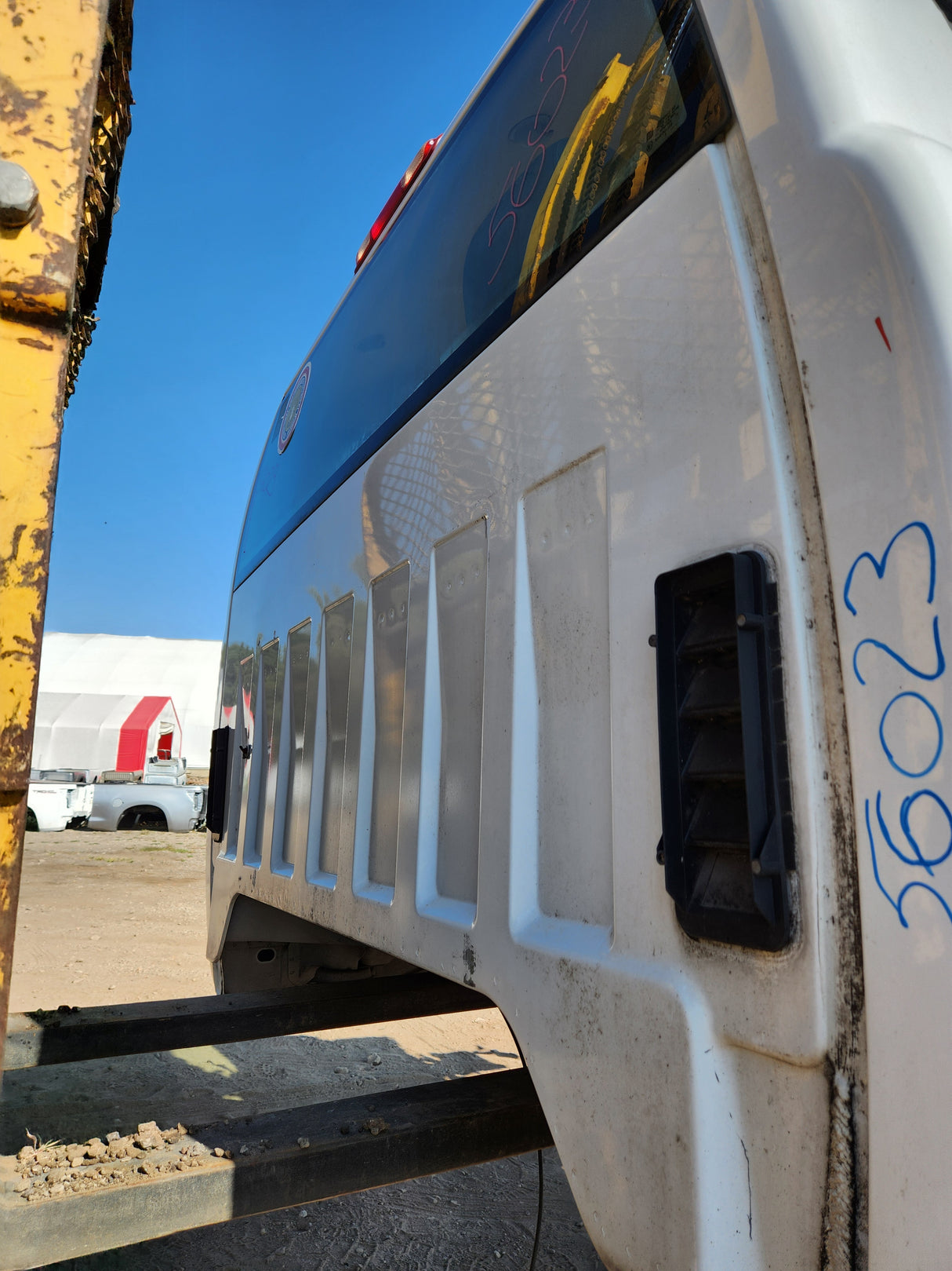 1999-2007 Chevrolet Silverado / GMC Sierra 1500 2500 HD 3500HD Regular Cab Body - Summit white