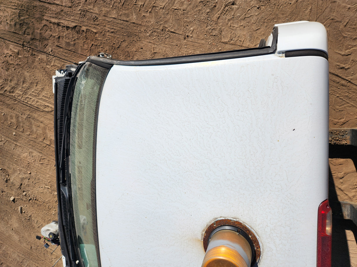 1999-2007 Chevrolet Silverado / GMC Sierra 1500 2500 HD 3500HD Regular Cab Body - Summit white