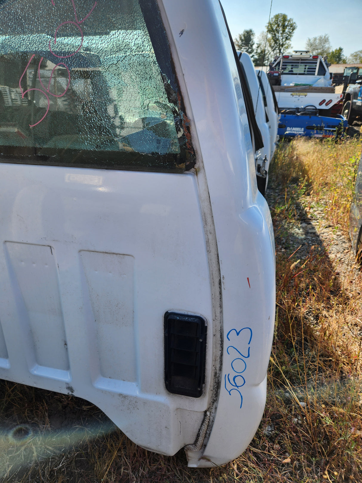 1999-2007 Chevrolet Silverado / GMC Sierra 1500 2500 HD 3500HD Regular Cab Body - Summit white