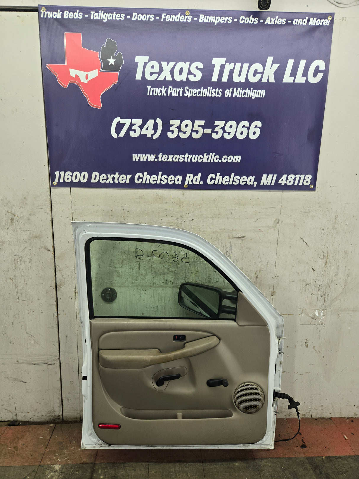 1999-2006 Chevrolet Silverado / GMC Sierra 1500 2500 3500 HD Front Driver Side Door LH
