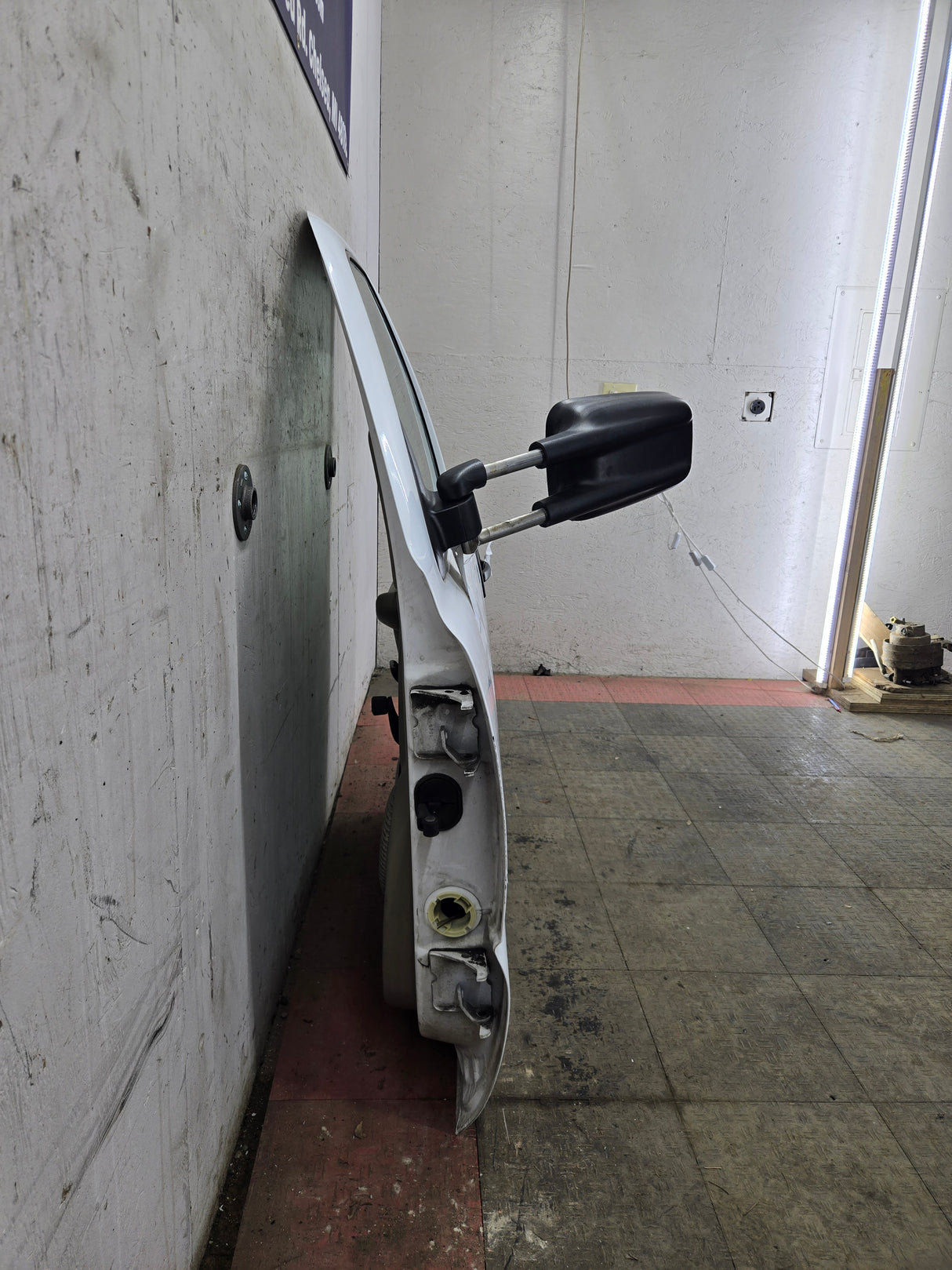 1999-2006 Chevrolet Silverado / GMC Sierra 1500 2500 3500 HD Front Driver Side Door LH