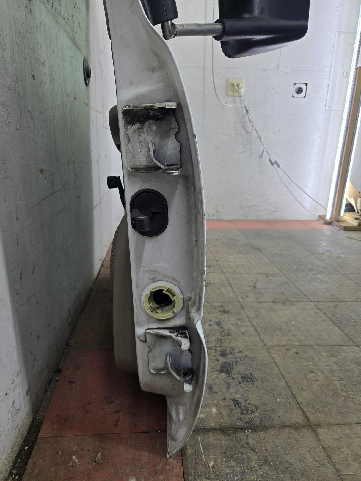 1999-2006 Chevrolet Silverado / GMC Sierra 1500 2500 3500 HD Front Driver Side Door LH