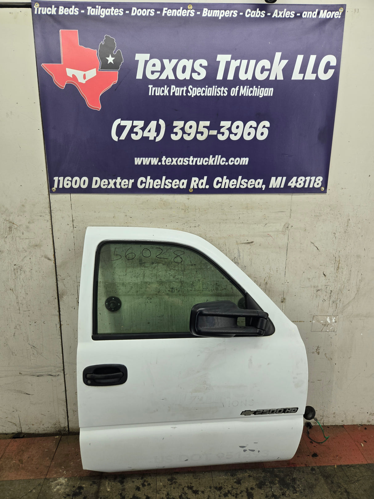 1999-2006 Chevrolet Silverado / GMC Sierra 1500 2500 3500 HD Front Passenger side Door RH