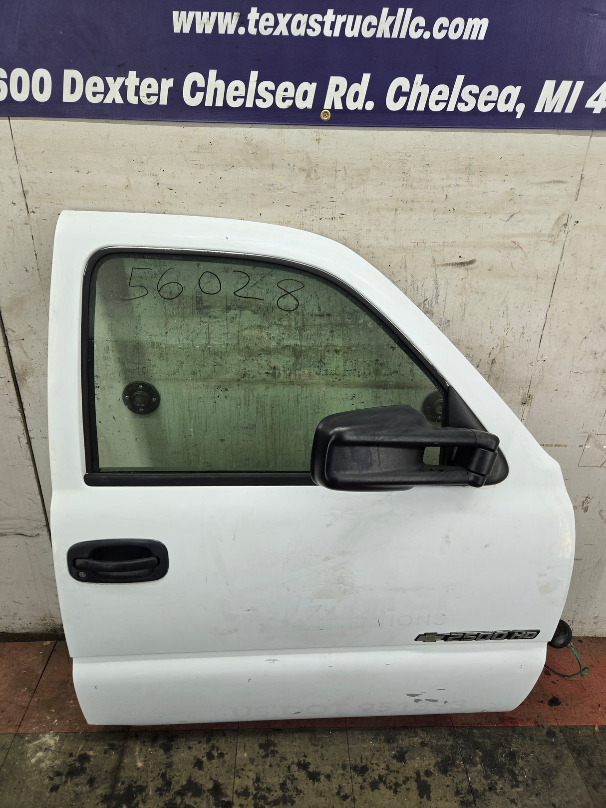 1999-2006 Chevrolet Silverado / GMC Sierra 1500 2500 3500 HD Front Passenger side Door RH