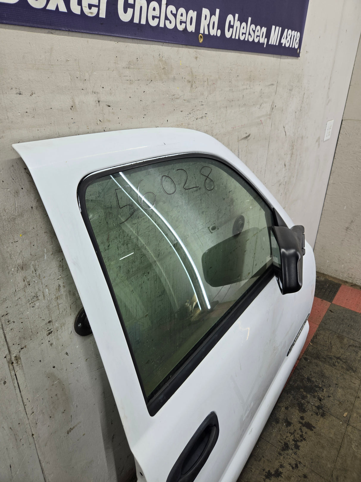 1999-2006 Chevrolet Silverado / GMC Sierra 1500 2500 3500 HD Front Passenger side Door RH