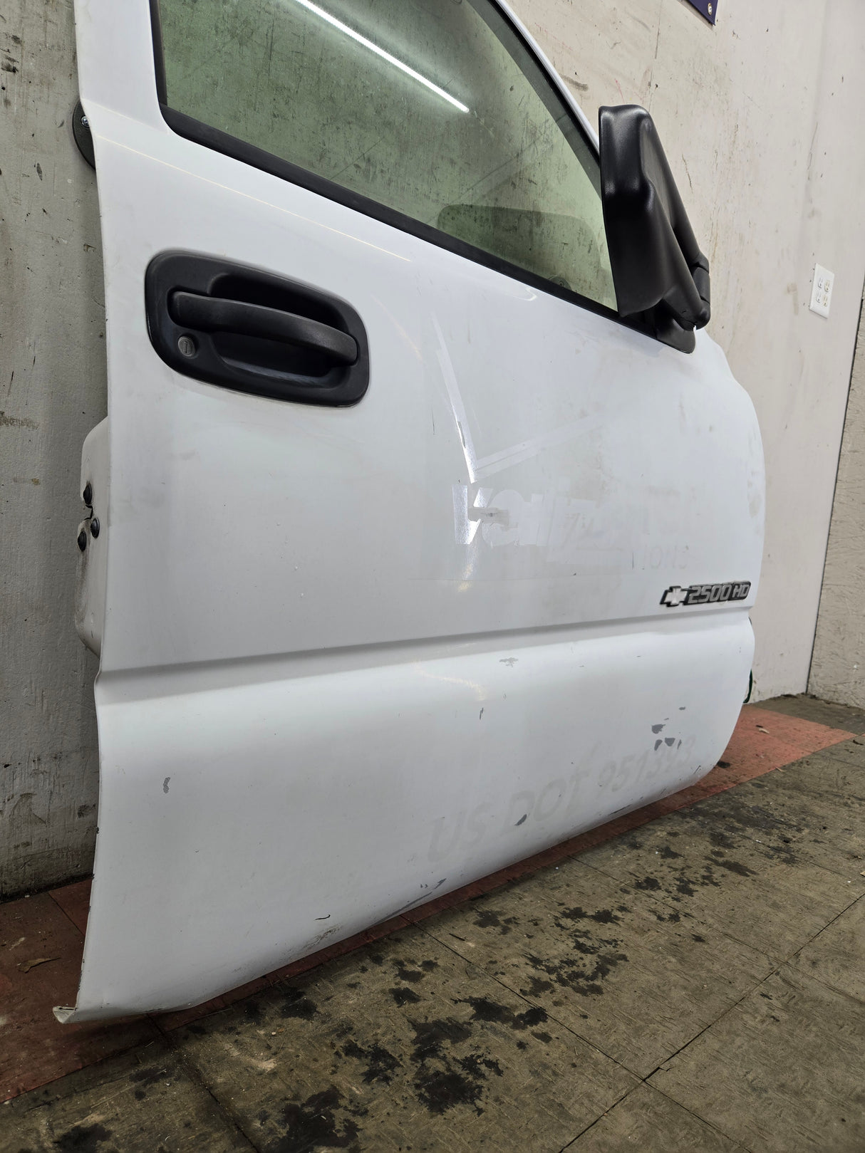 1999-2006 Chevrolet Silverado / GMC Sierra 1500 2500 3500 HD Front Passenger side Door RH