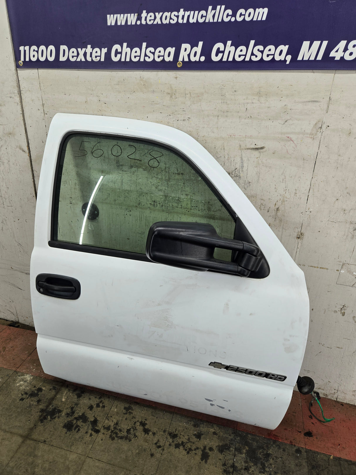 1999-2006 Chevrolet Silverado / GMC Sierra 1500 2500 3500 HD Front Passenger side Door RH