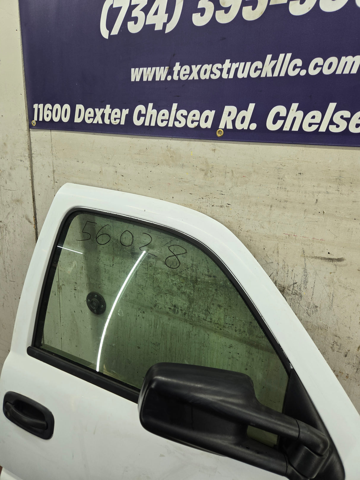 1999-2006 Chevrolet Silverado / GMC Sierra 1500 2500 3500 HD Front Passenger side Door RH