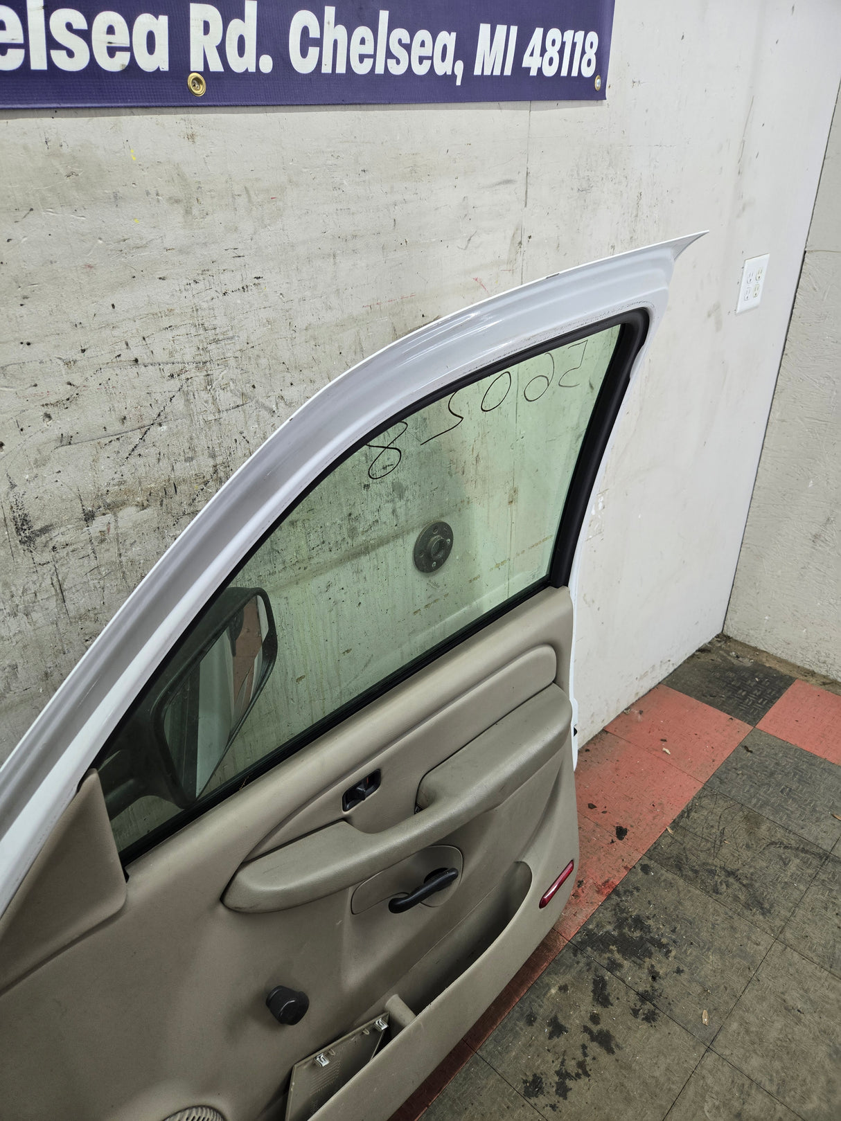 1999-2006 Chevrolet Silverado / GMC Sierra 1500 2500 3500 HD Front Passenger side Door RH