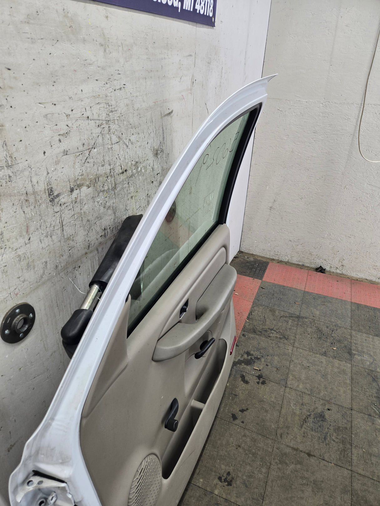 1999-2006 Chevrolet Silverado / GMC Sierra 1500 2500 3500 HD Front Passenger side Door RH - Summit White