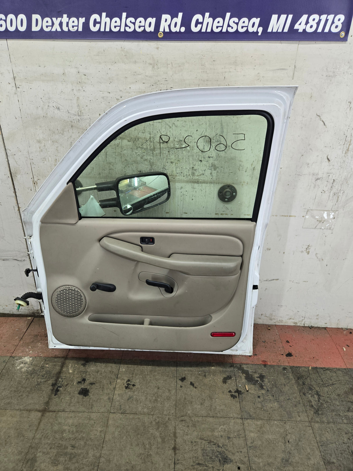 1999-2006 Chevrolet Silverado / GMC Sierra 1500 2500 3500 HD Front Passenger side Door RH - Summit White