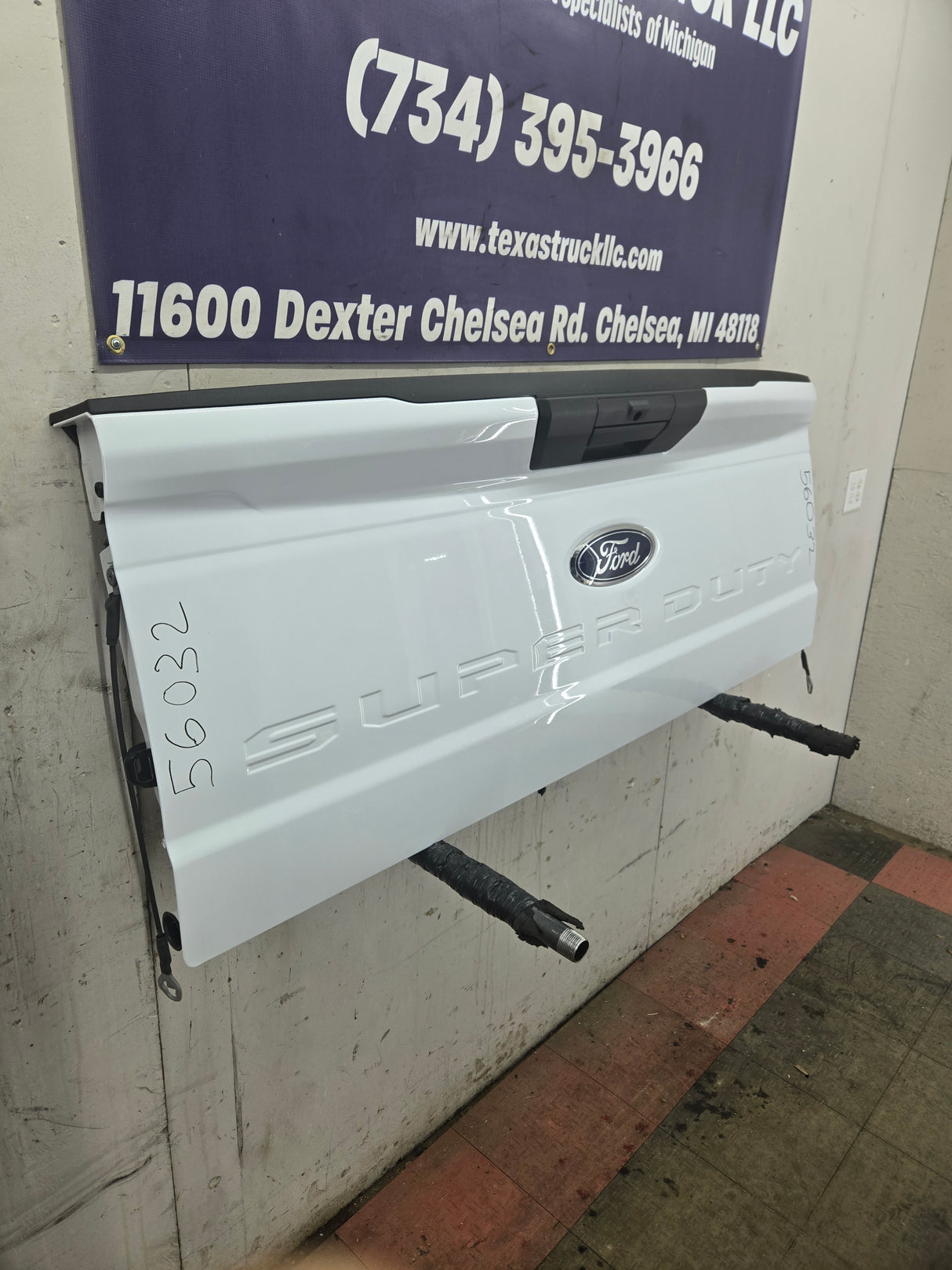 2023-2025 Ford Super Duty F250 F350 F450 F550 Tailgate - Oxford White New Take off