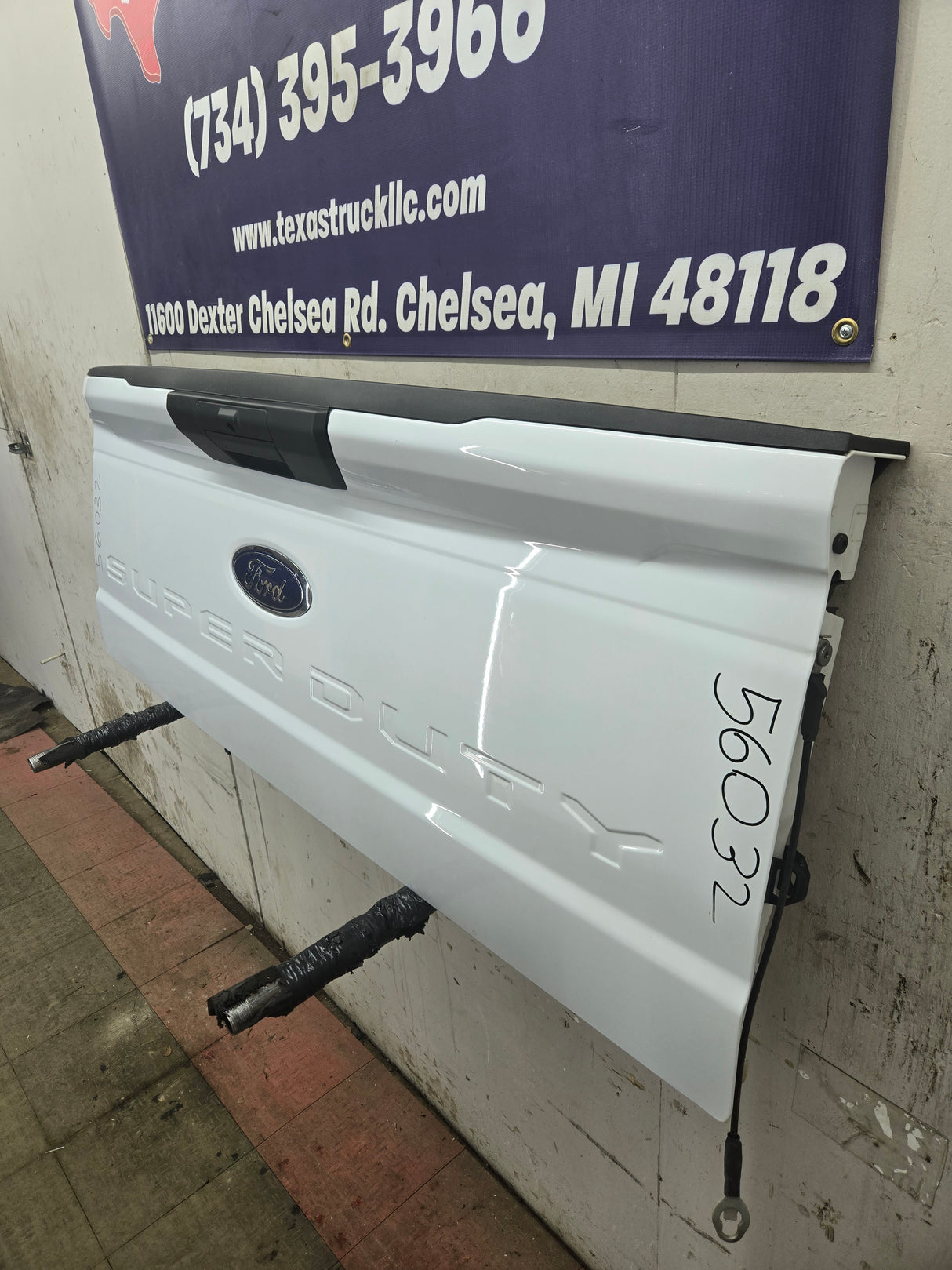 2023-2025 Ford Super Duty F250 F350 F450 F550 Tailgate - Oxford White New Take off