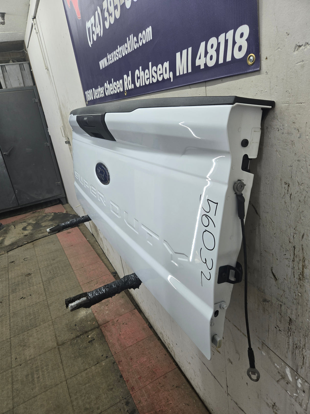 2023-2025 Ford Super Duty F250 F350 F450 F550 Tailgate - Oxford White New Take off