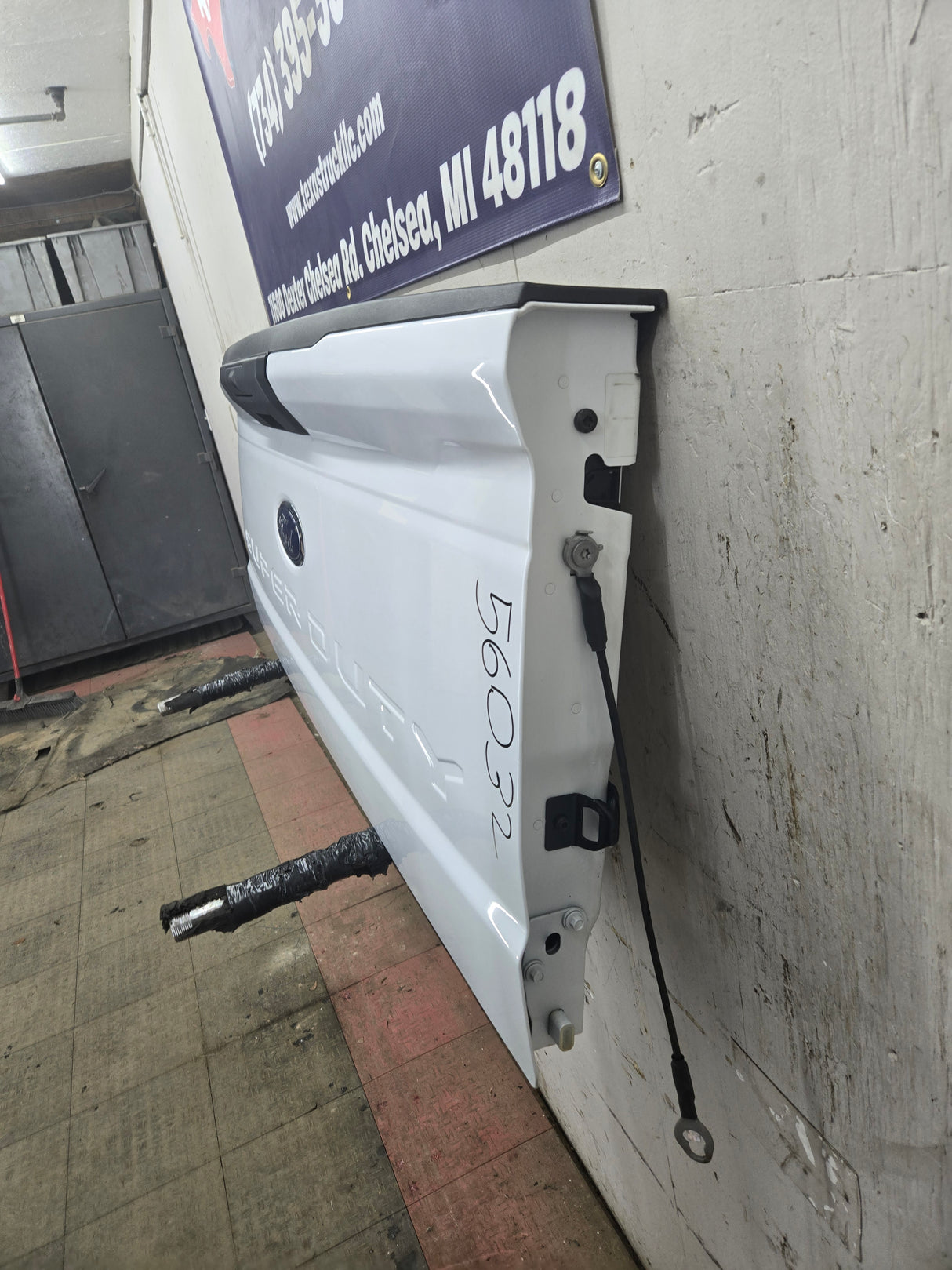 2023-2025 Ford Super Duty F250 F350 F450 F550 Tailgate - Oxford White New Take off