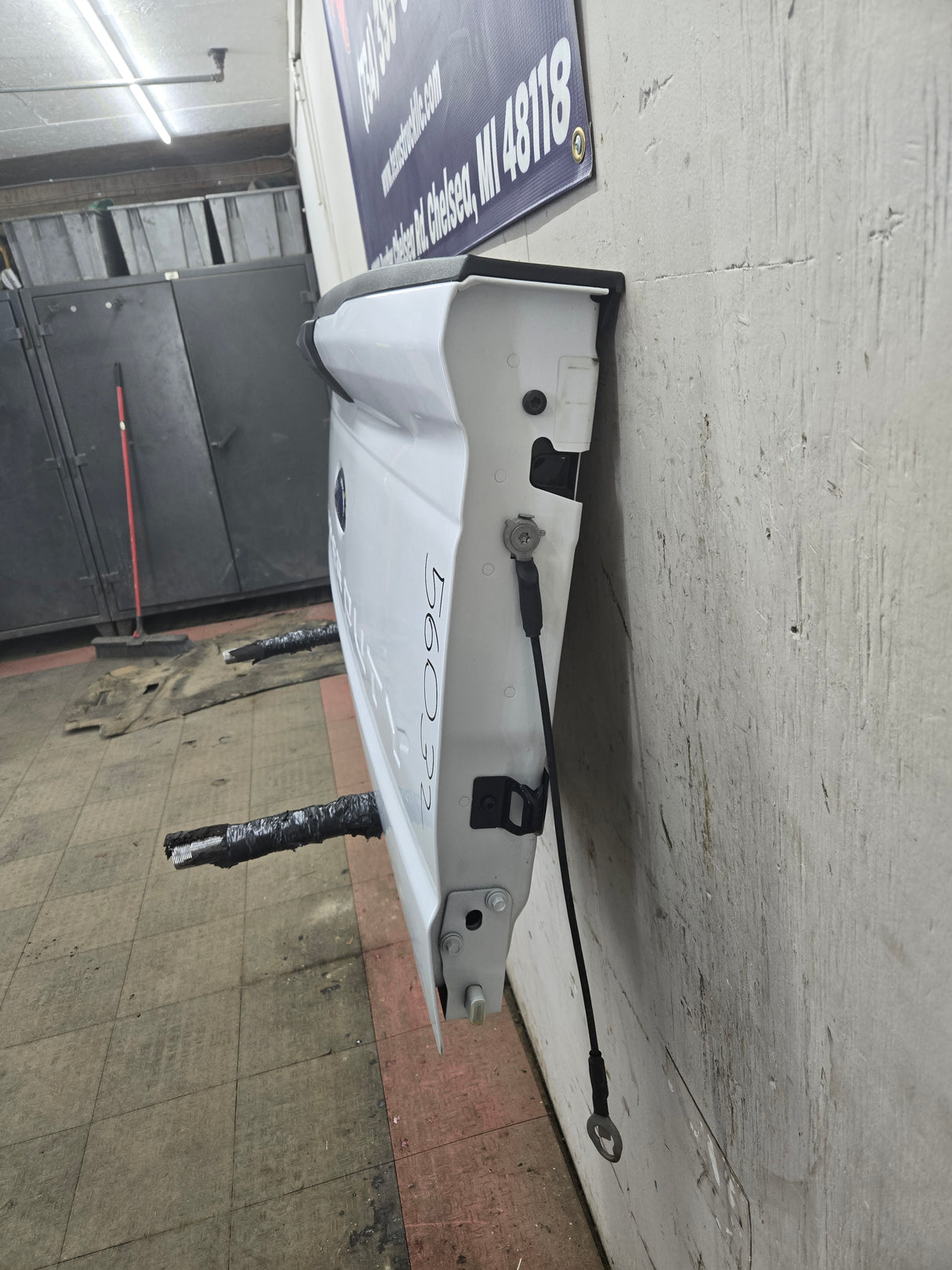 2023-2025 Ford Super Duty F250 F350 F450 F550 Tailgate - Oxford White New Take off