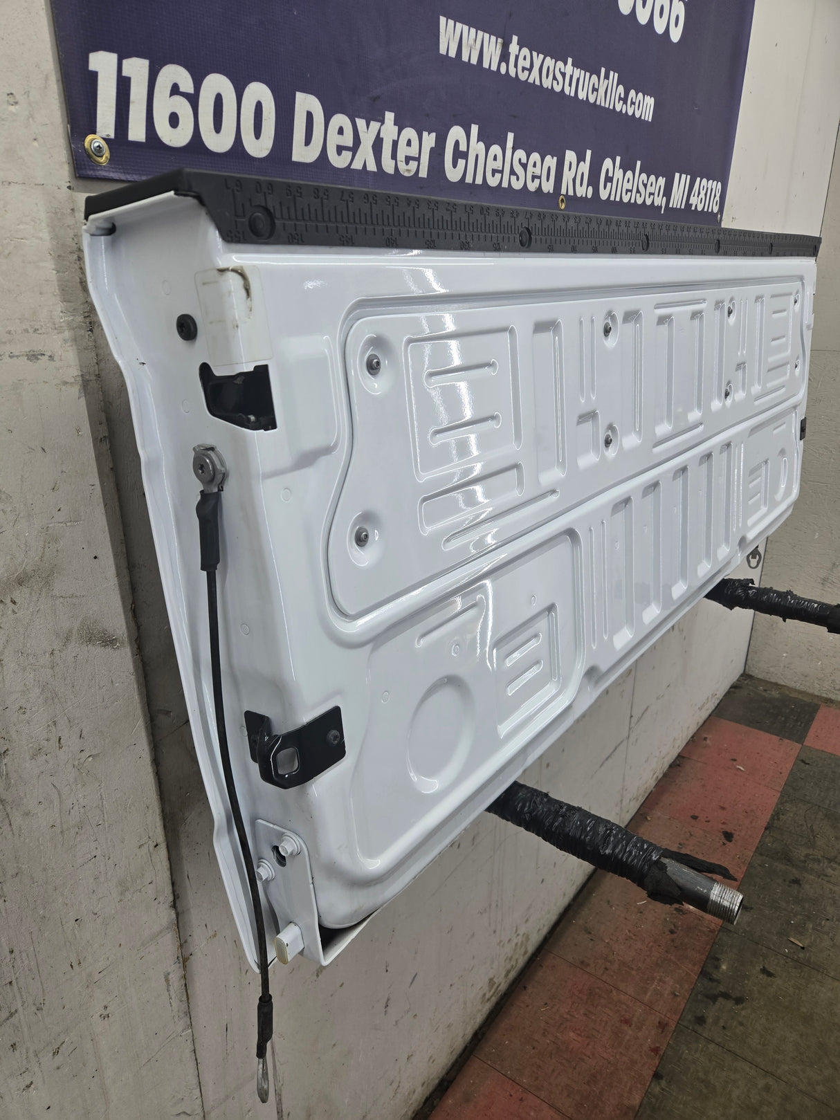 2023-2025 Ford Super Duty F250 F350 F450 F550 Tailgate - Oxford White New Take off