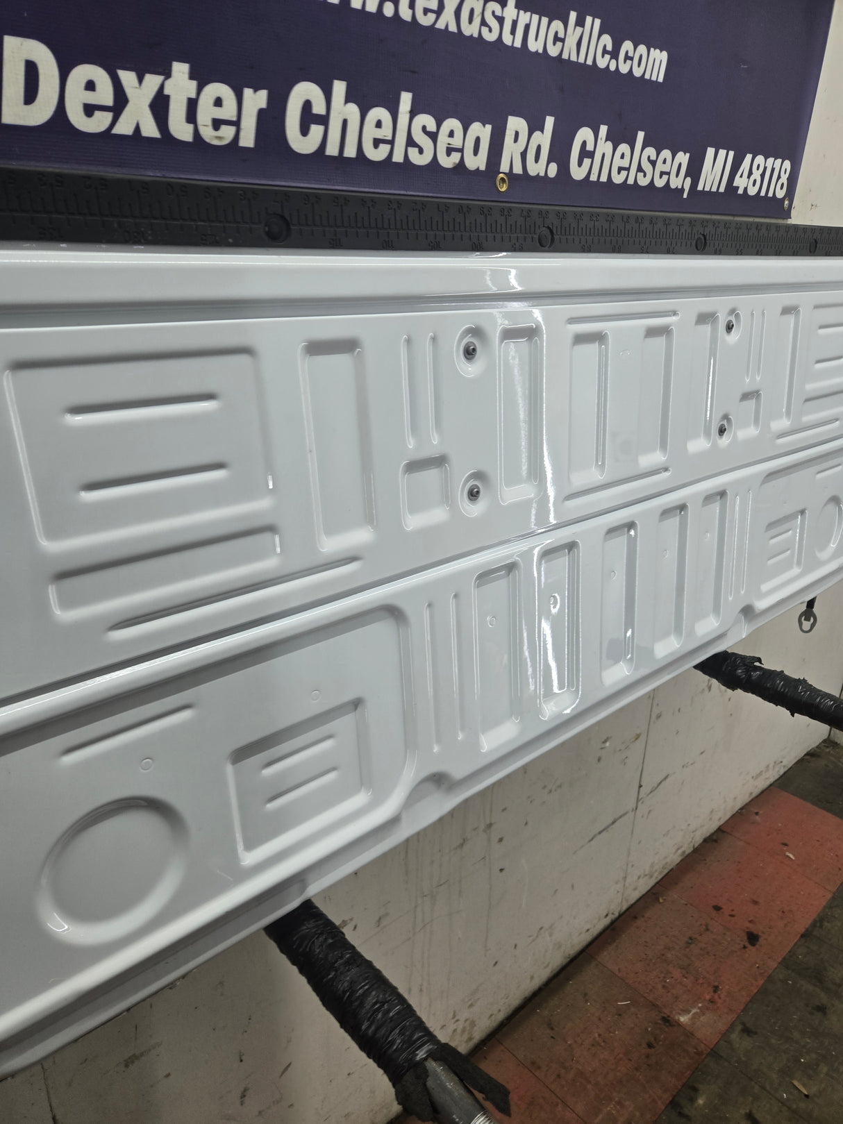 2023-2025 Ford Super Duty F250 F350 F450 F550 Tailgate - Oxford White New Take off