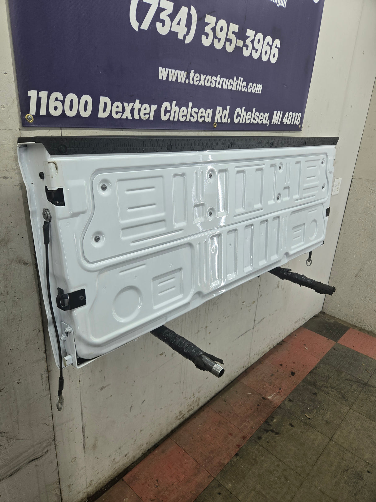 2023-2025 Ford Super Duty F250 F350 F450 F550 Tailgate - Oxford White New Take off