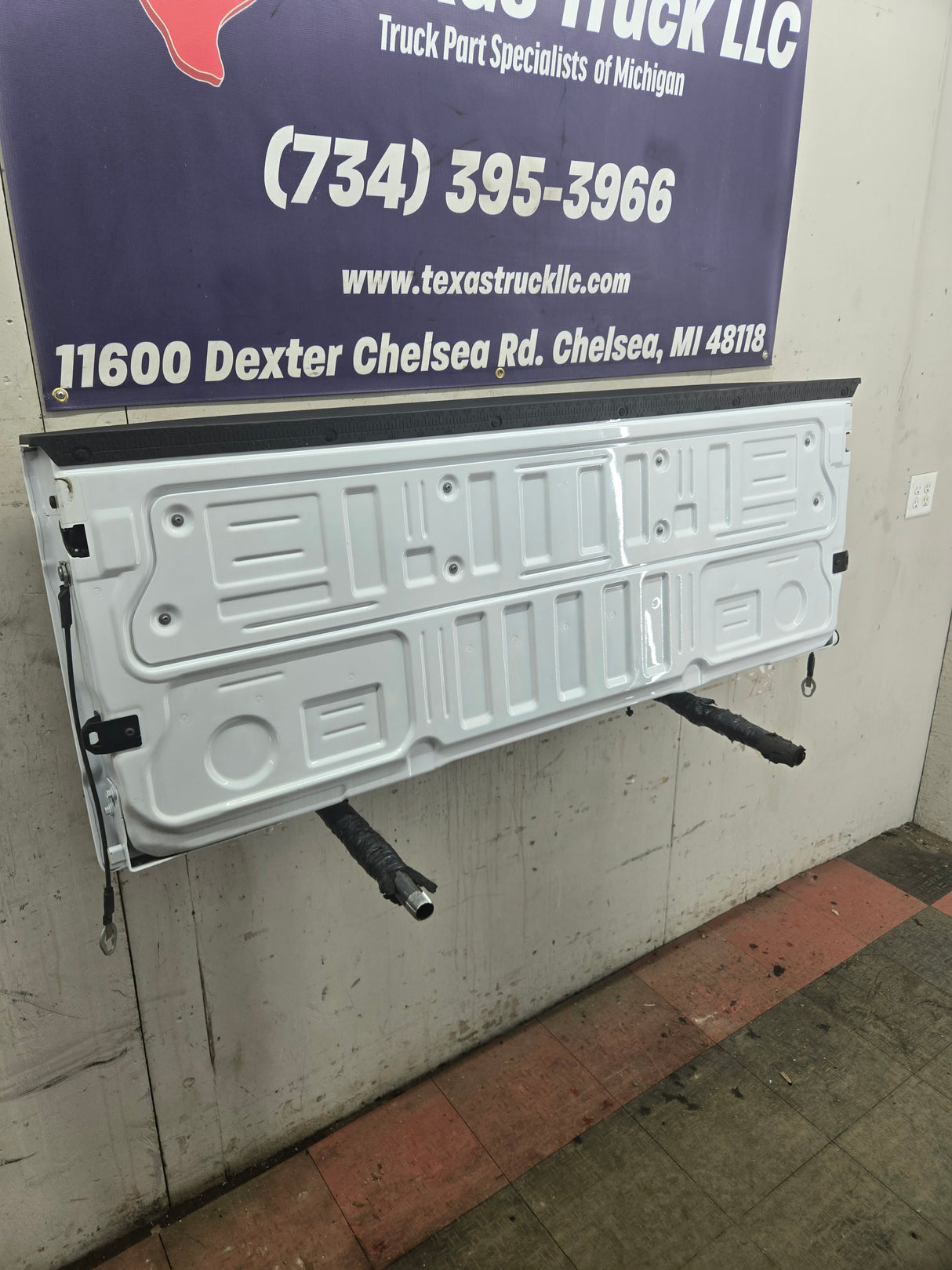 2023-2025 Ford Super Duty F250 F350 F450 F550 Tailgate - Oxford White New Take off