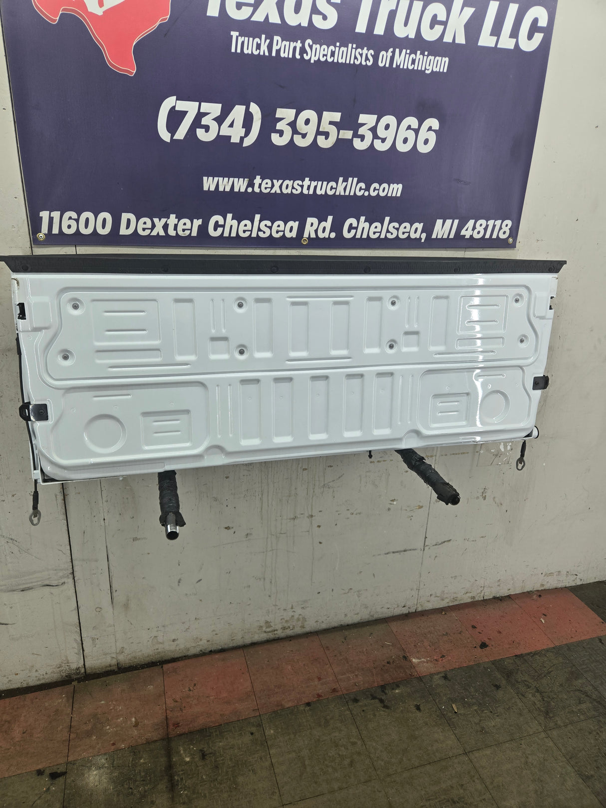 2023-2025 Ford Super Duty F250 F350 F450 F550 Tailgate - Oxford White New Take off