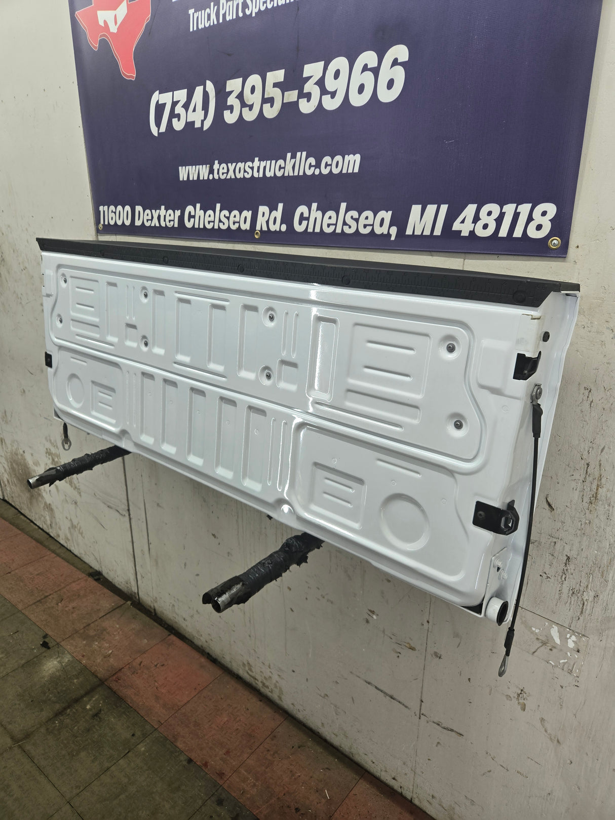 2023-2025 Ford Super Duty F250 F350 F450 F550 Tailgate - Oxford White New Take off