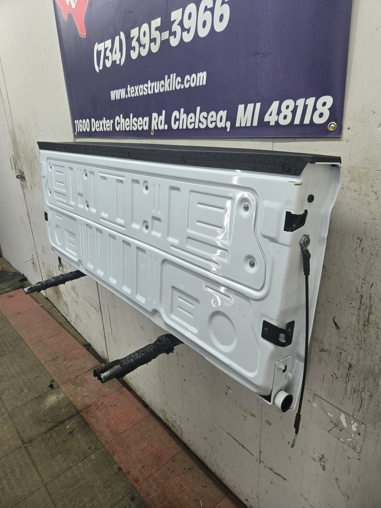 2023-2025 Ford Super Duty F250 F350 F450 F550 Tailgate - Oxford White New Take off