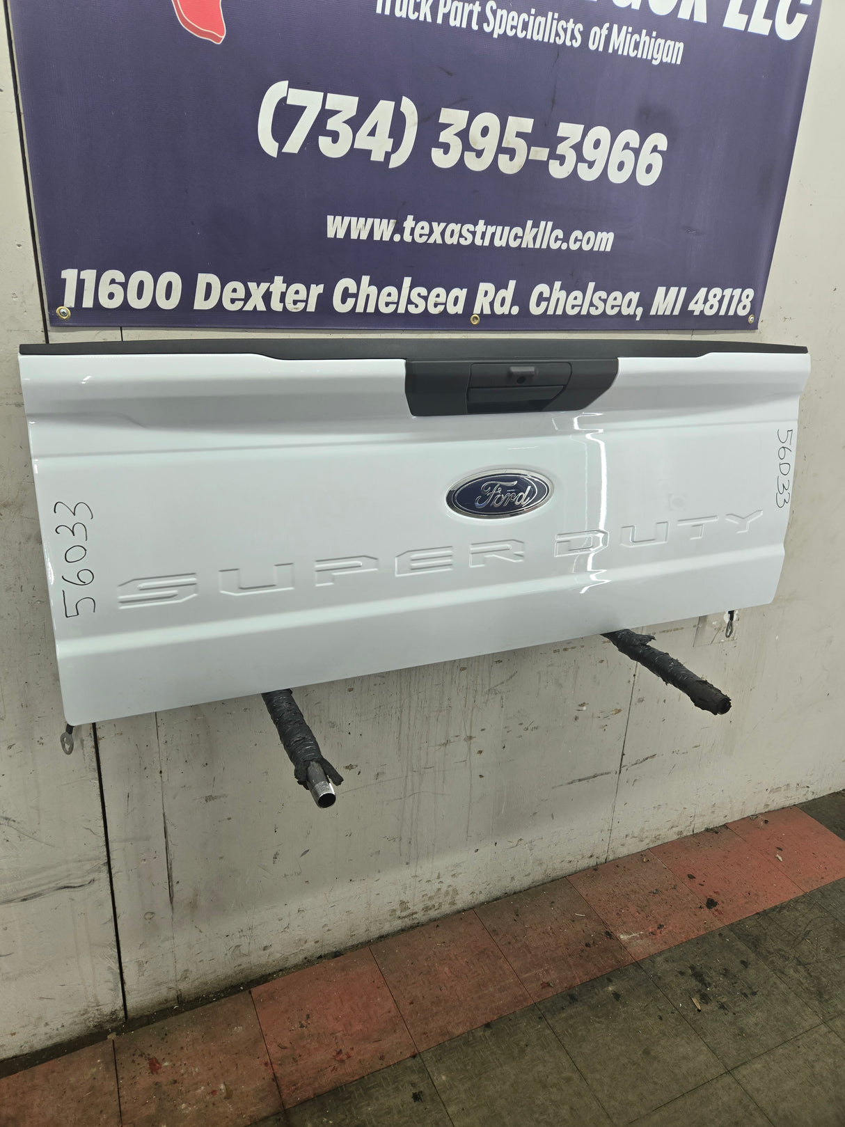 2023-2025 Ford Super Duty F250 F350 F450 F550 Tailgate - Oxford White NEW TAKE OFF