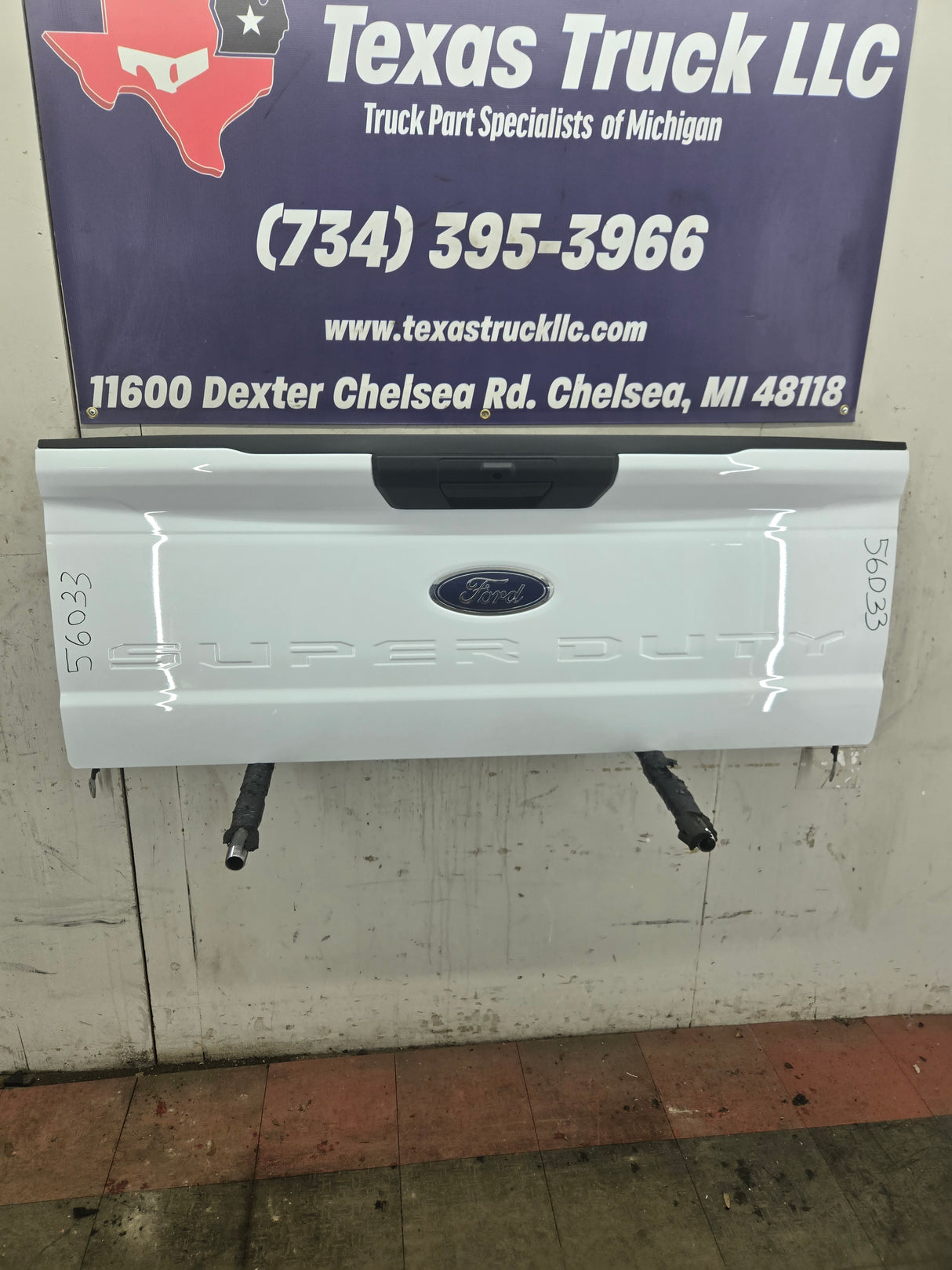 2023-2025 Ford Super Duty F250 F350 F450 F550 Tailgate - Oxford White NEW TAKE OFF