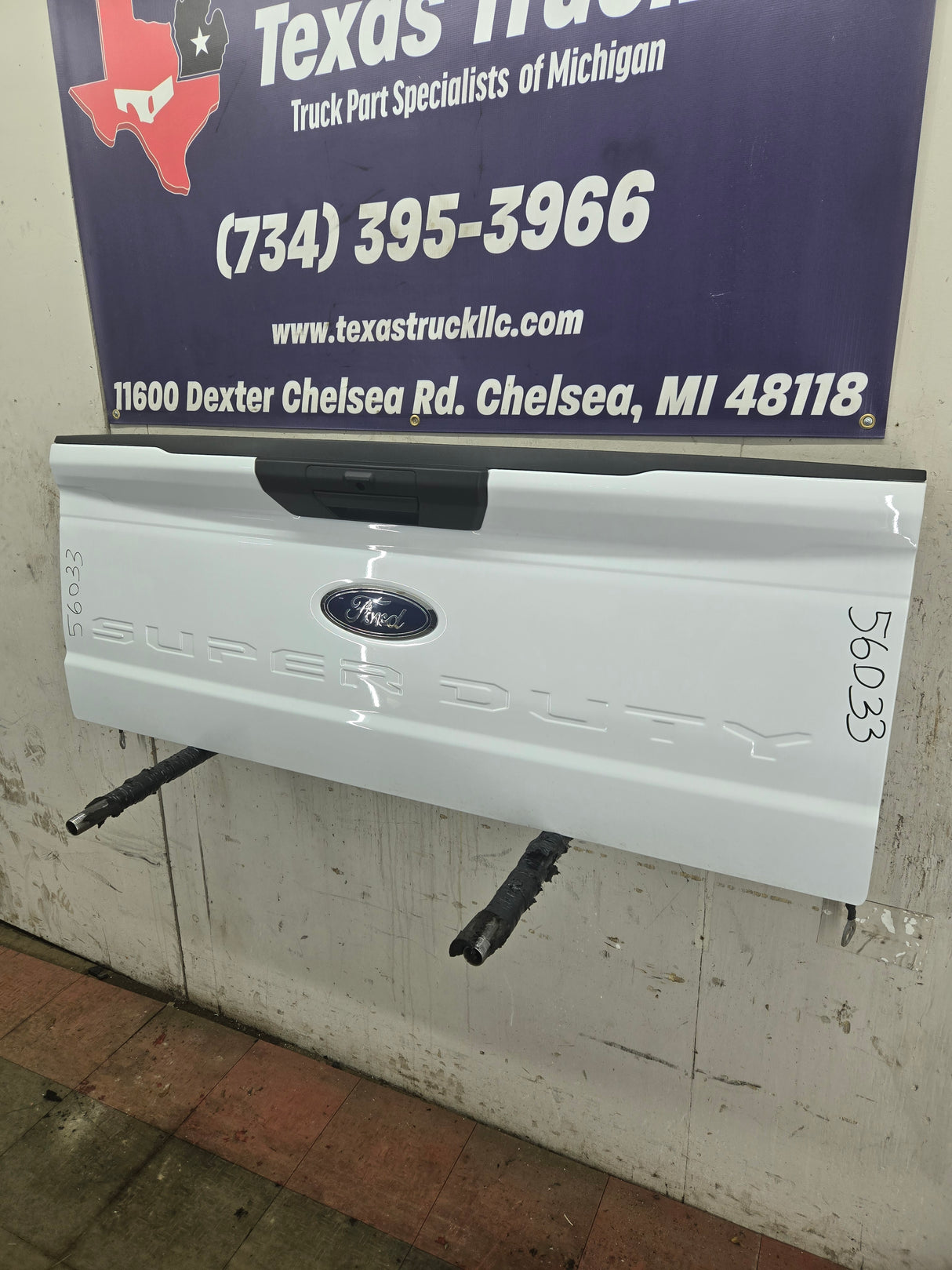 2023-2025 Ford Super Duty F250 F350 F450 F550 Tailgate - Oxford White NEW TAKE OFF