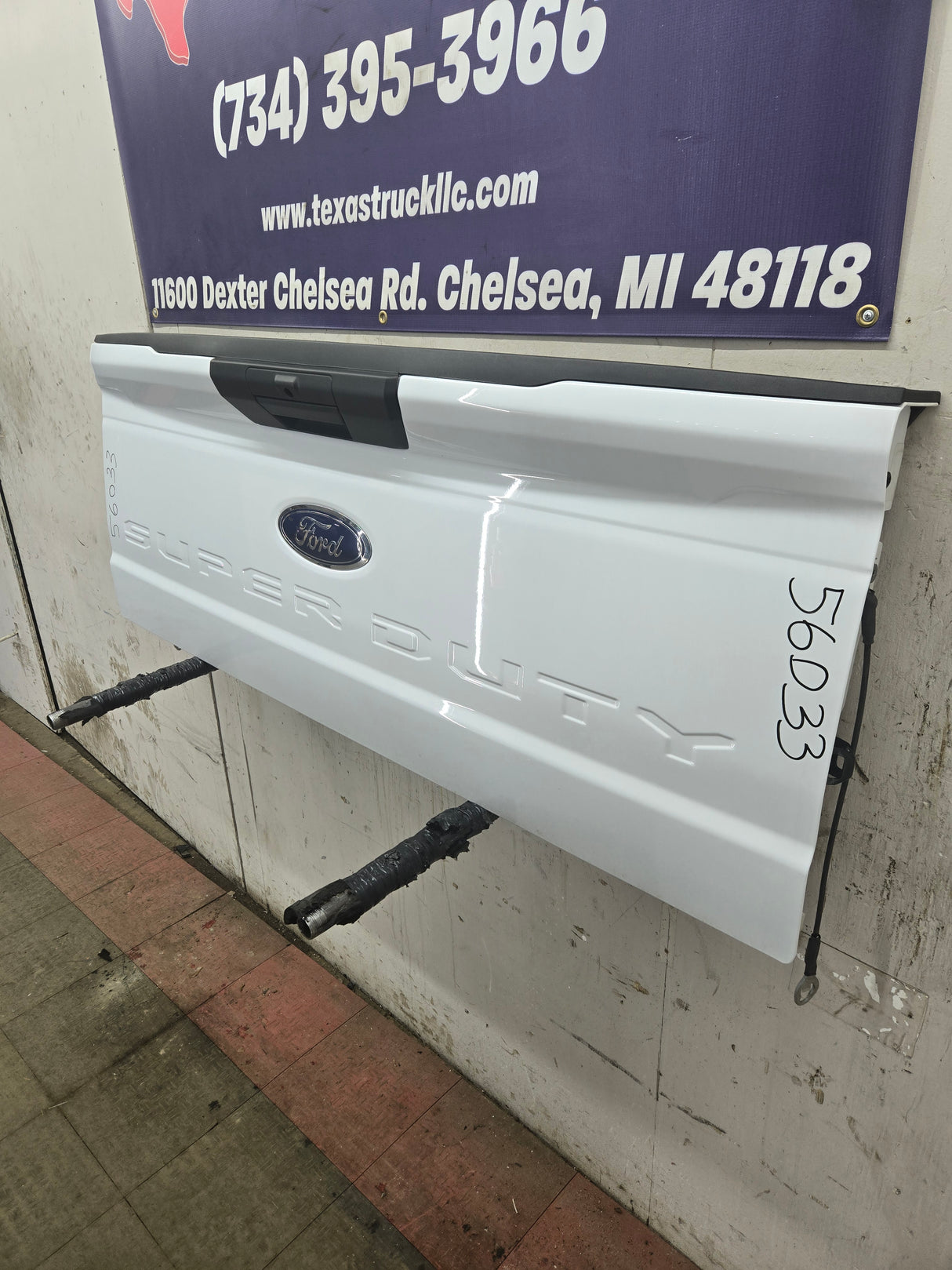 2023-2025 Ford Super Duty F250 F350 F450 F550 Tailgate - Oxford White NEW TAKE OFF